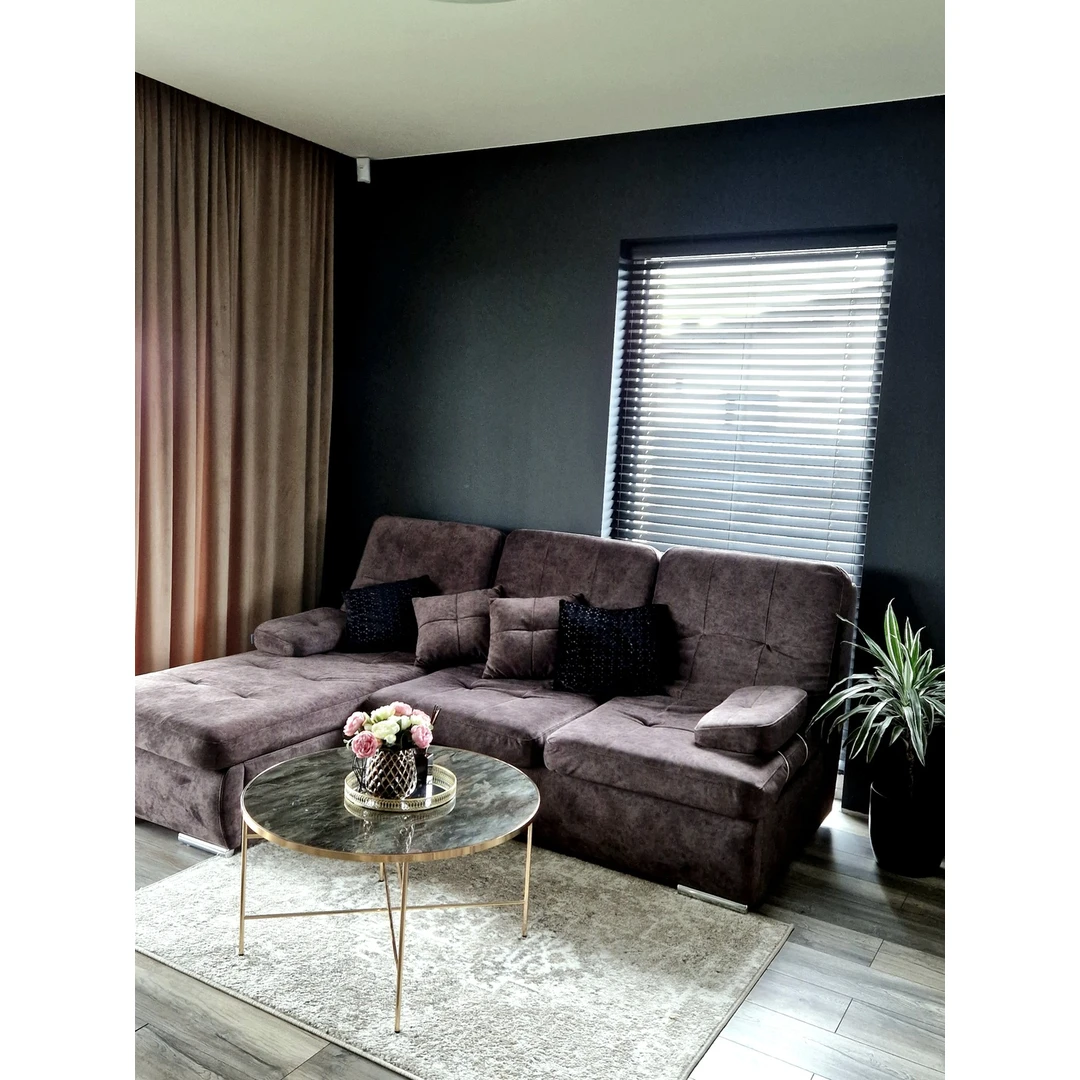 Minkšta kampa su miegamaja dalimi, draugiška gyvunams