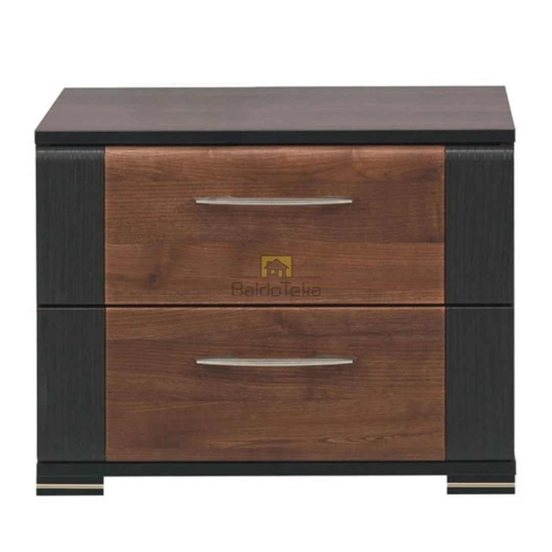 Elegantiškas spintelė su metalinėmis rankenėlėmis ir medinėmis kojelėmis