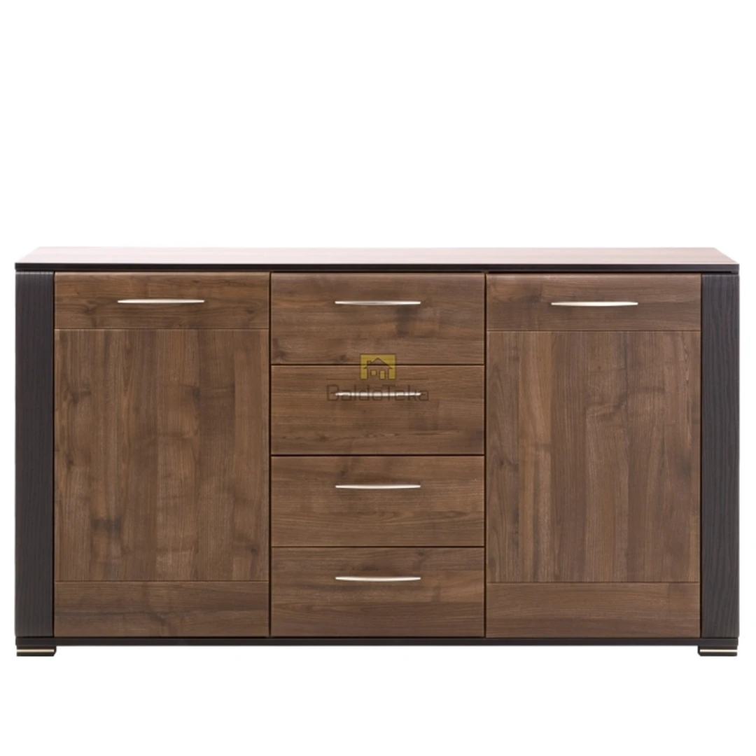 Šiuolaikiška spintelė su tylaus uždarymo sistema ir metalinėmis rankenėlėmis