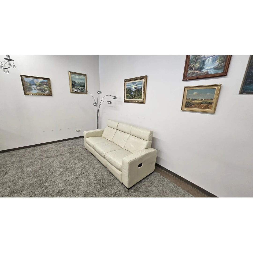 Kreminės spalvos sofa su Relax funkcija – 499€