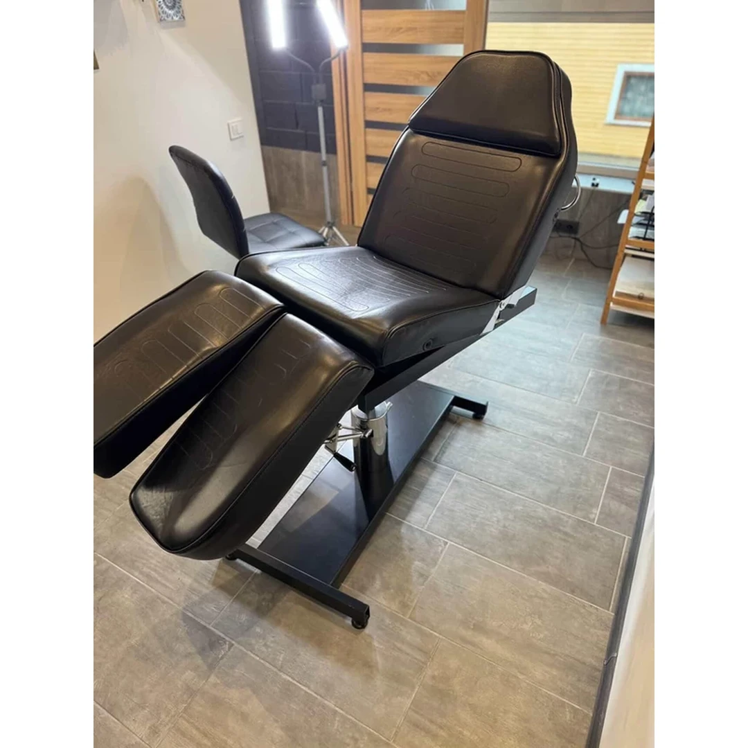 Profesionali hidraulinė kosmetologinė su reguliuojama sėdyne