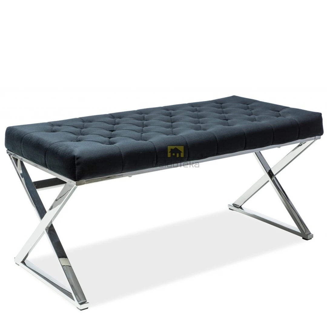 Elegantiška juoda fotelis su aksominiu audiniu