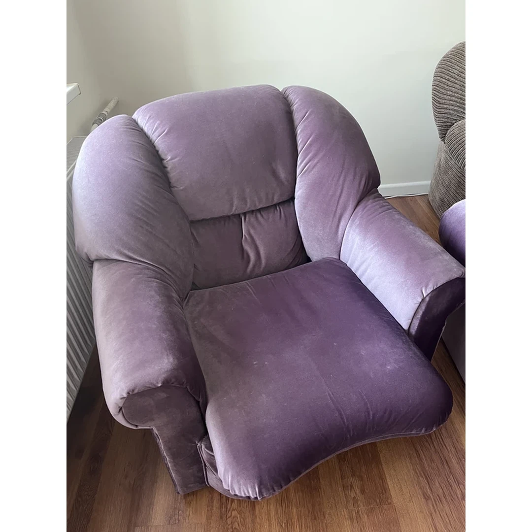 Parduodu aptrauktą fotelį su sofa