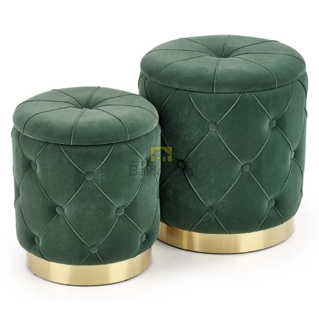 Ergonominė tamsiai žalia aksomo kėdė su aukso detalėmis