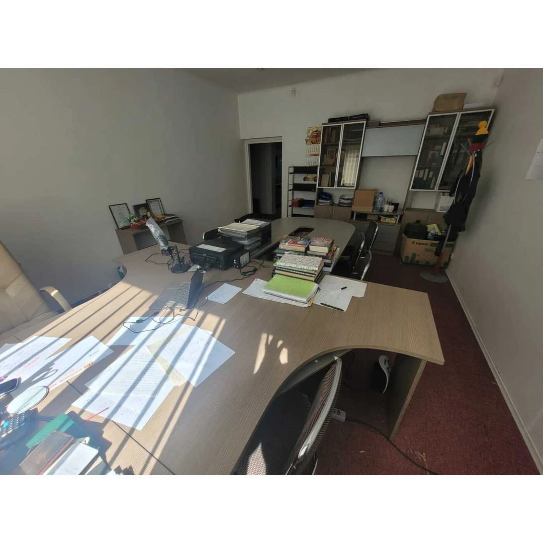 Kokybiški biuro baldai 20-30 m² biurui