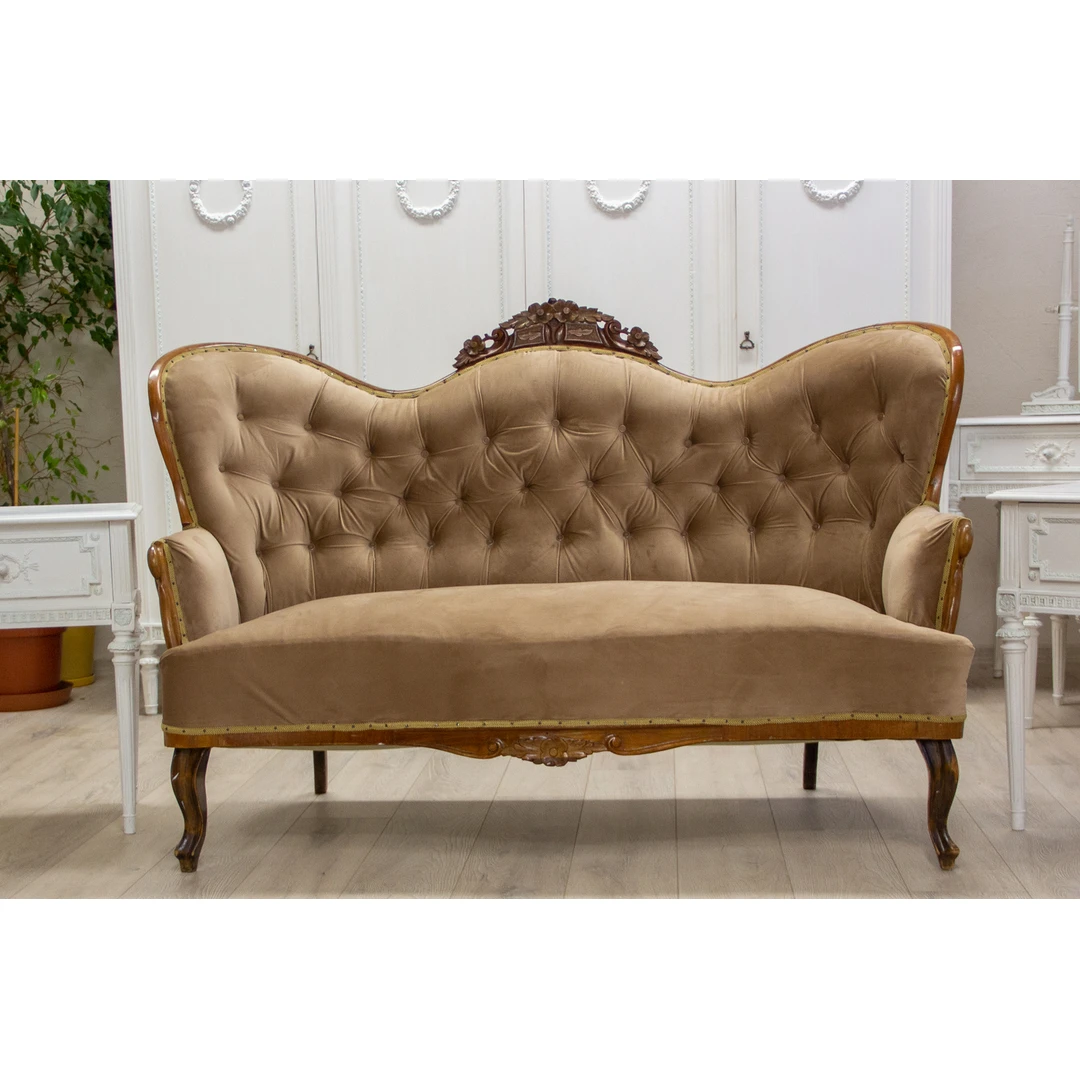 Rokoko stiliaus dvivietė sofa – naujai pervilkta, puiki būklė