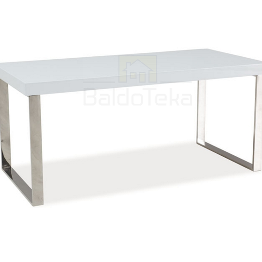 Modernus baltas blizgus stalas su chromuotu metalu