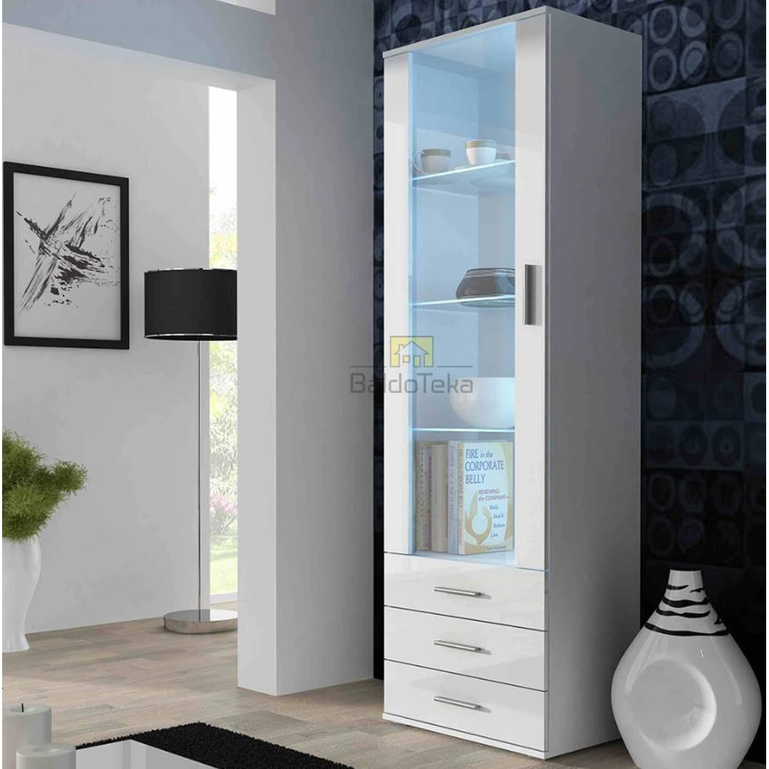 Šiuolaikiška baltų spalvų spinta su apšvietimu