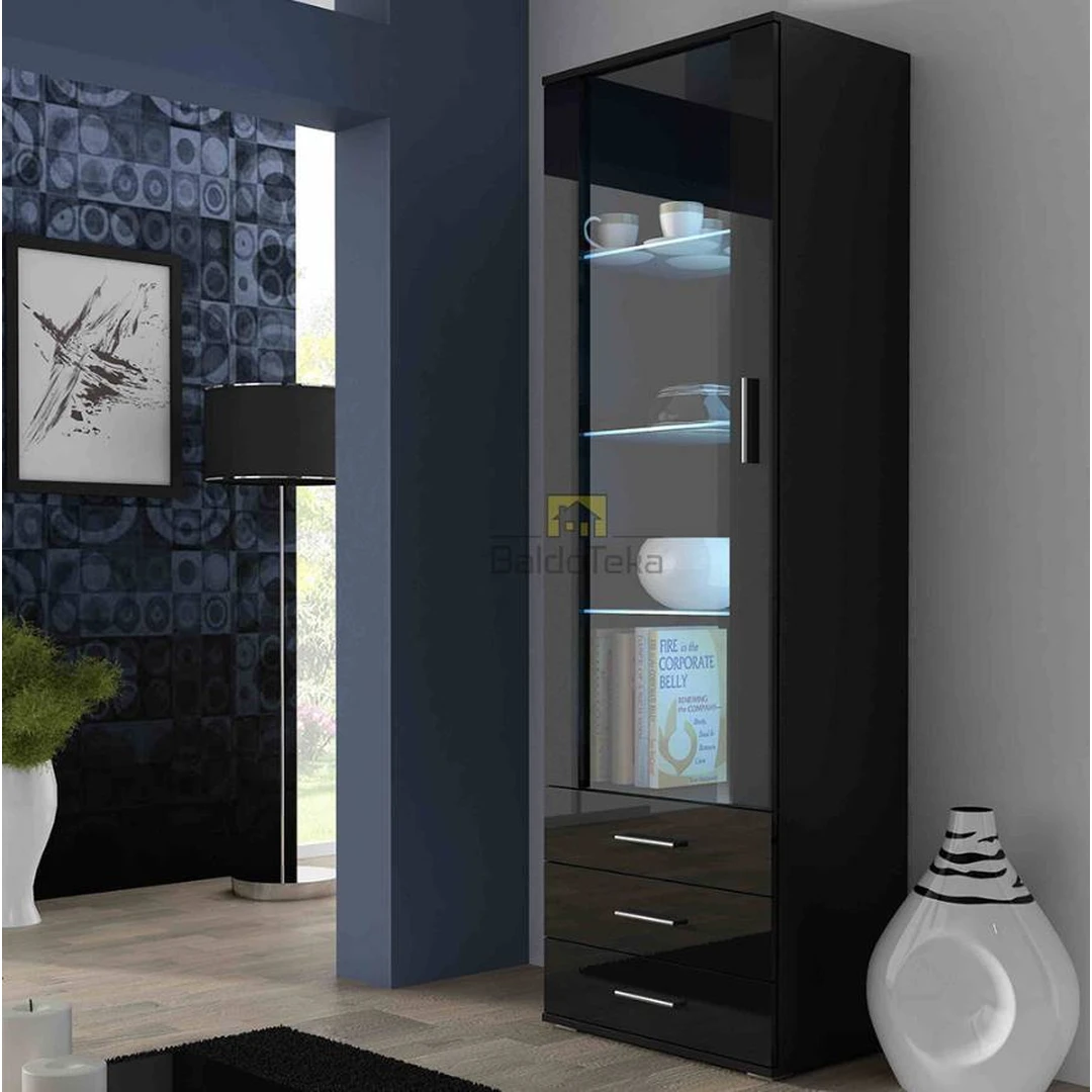 Juodi blizgūs fasadai su matiniu korpusu