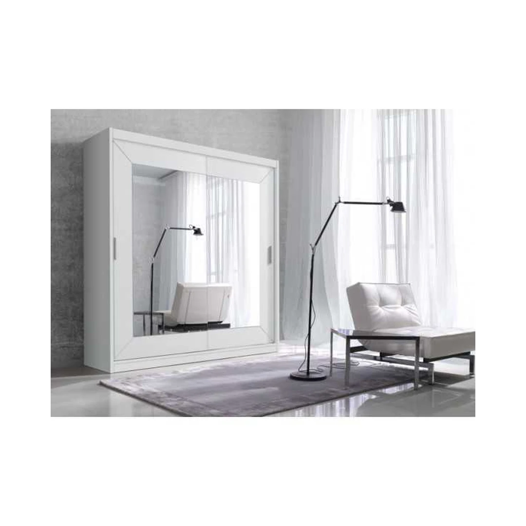 Moderni spinta su veidrodžiu ir LED apšvietimu