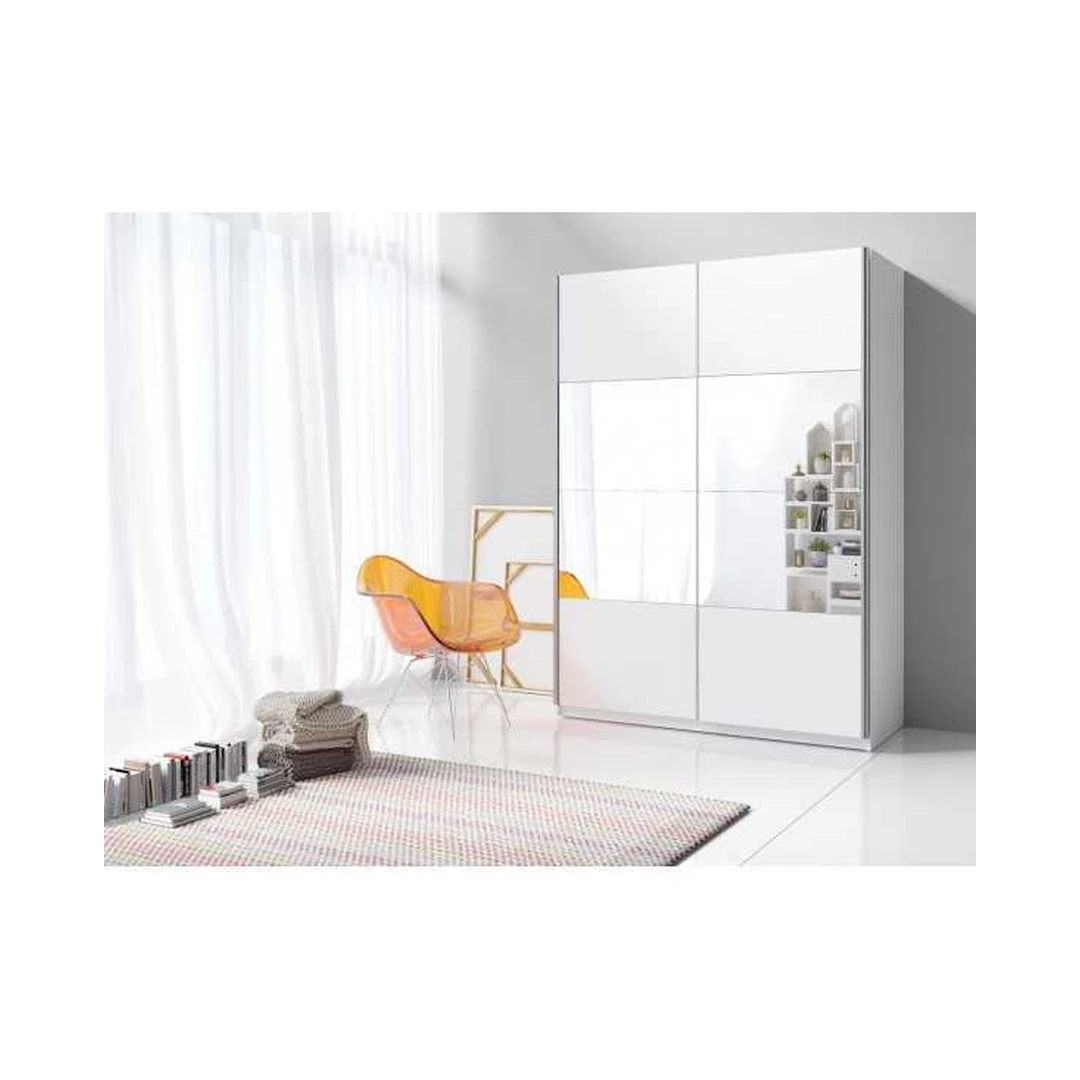 Šiuolaikiška spinta su LED apšvietimu, balta