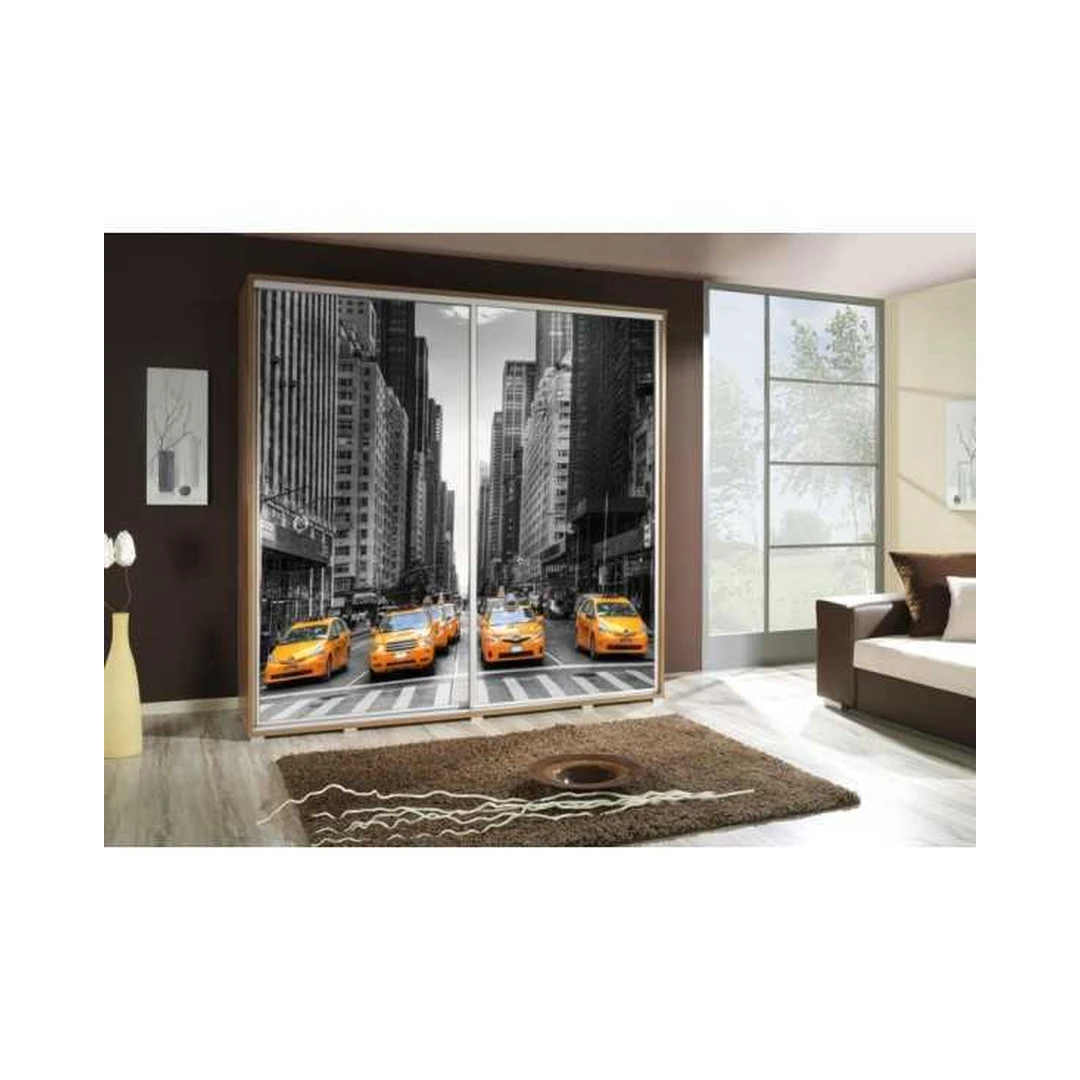 Erdvus spintas su moderniu dizainu