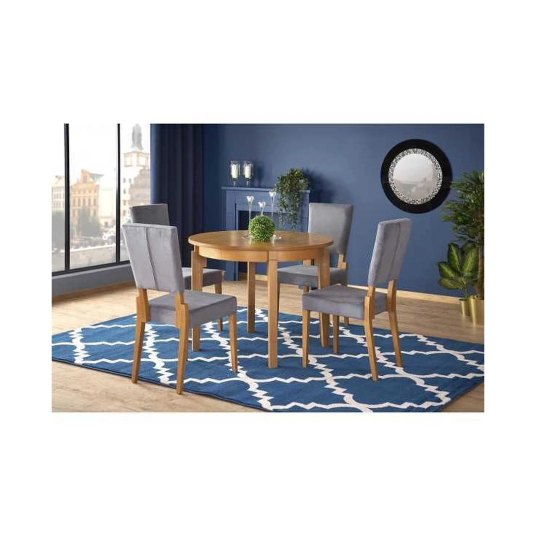 Erdvus ir funkcionalus ąžuolinis stalas su išskleidžiamu paviršiumi