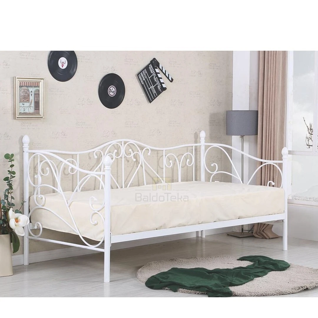 Ergonomiška lova su grotelėmis, baltu milteliniu dengimu