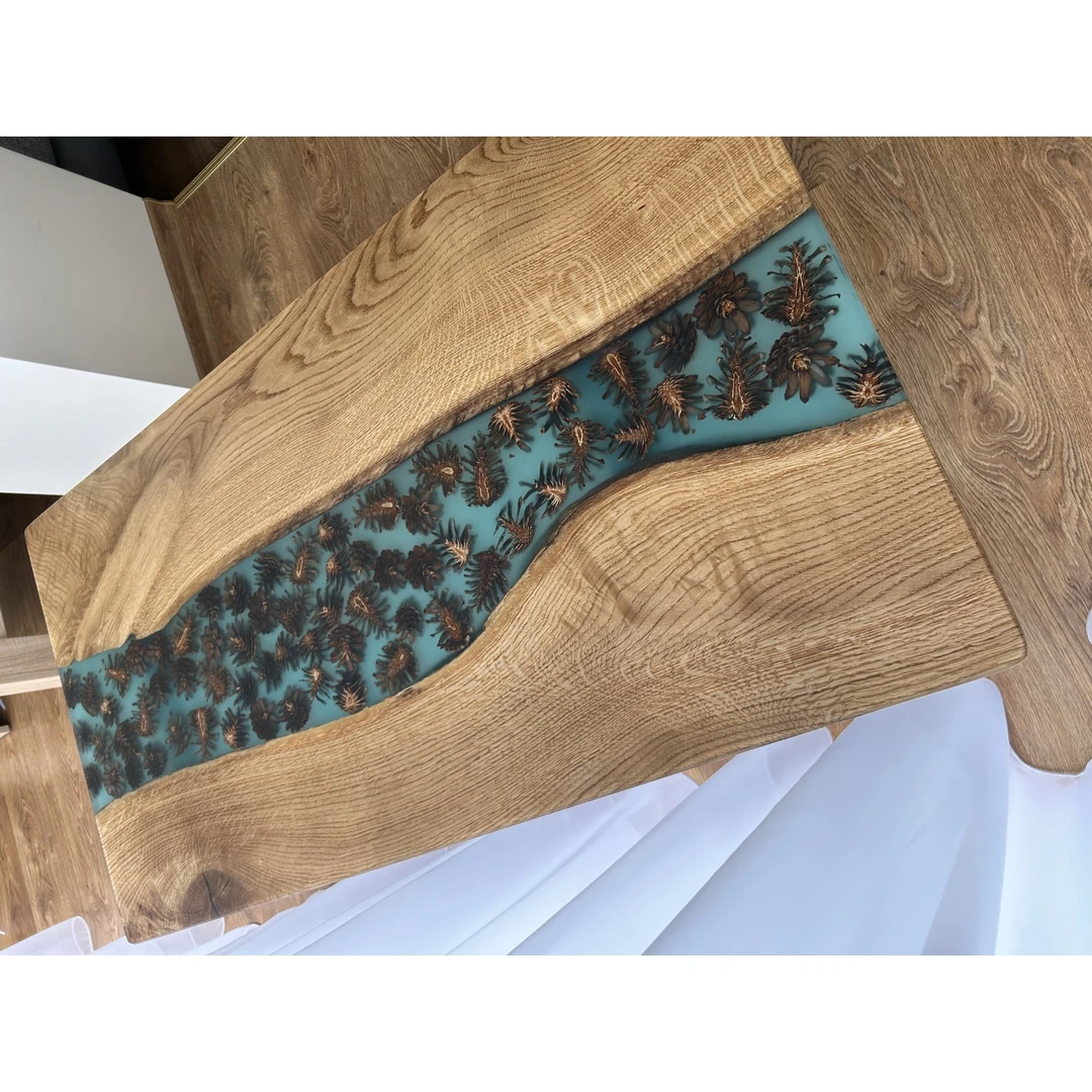 Jūros tematikos stalas su epoksidine derva ir turkio detalėmis