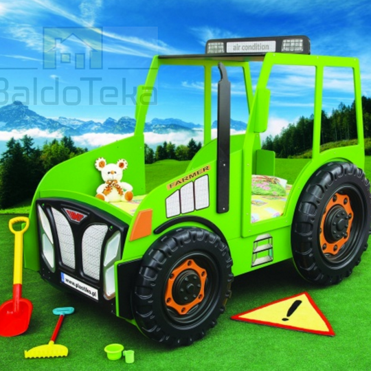 Stilinga medinė lova su tvirtomis grotelėmis ir čiužiniu