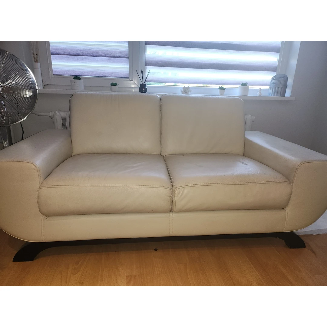 Natūralios odos svetainės komplektas