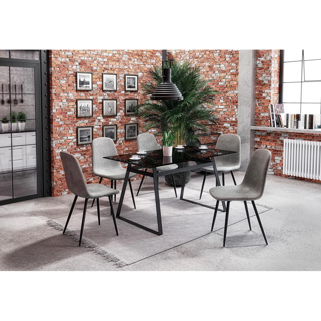 Patogus medinis valgomasis stalas šeimai ir draugams