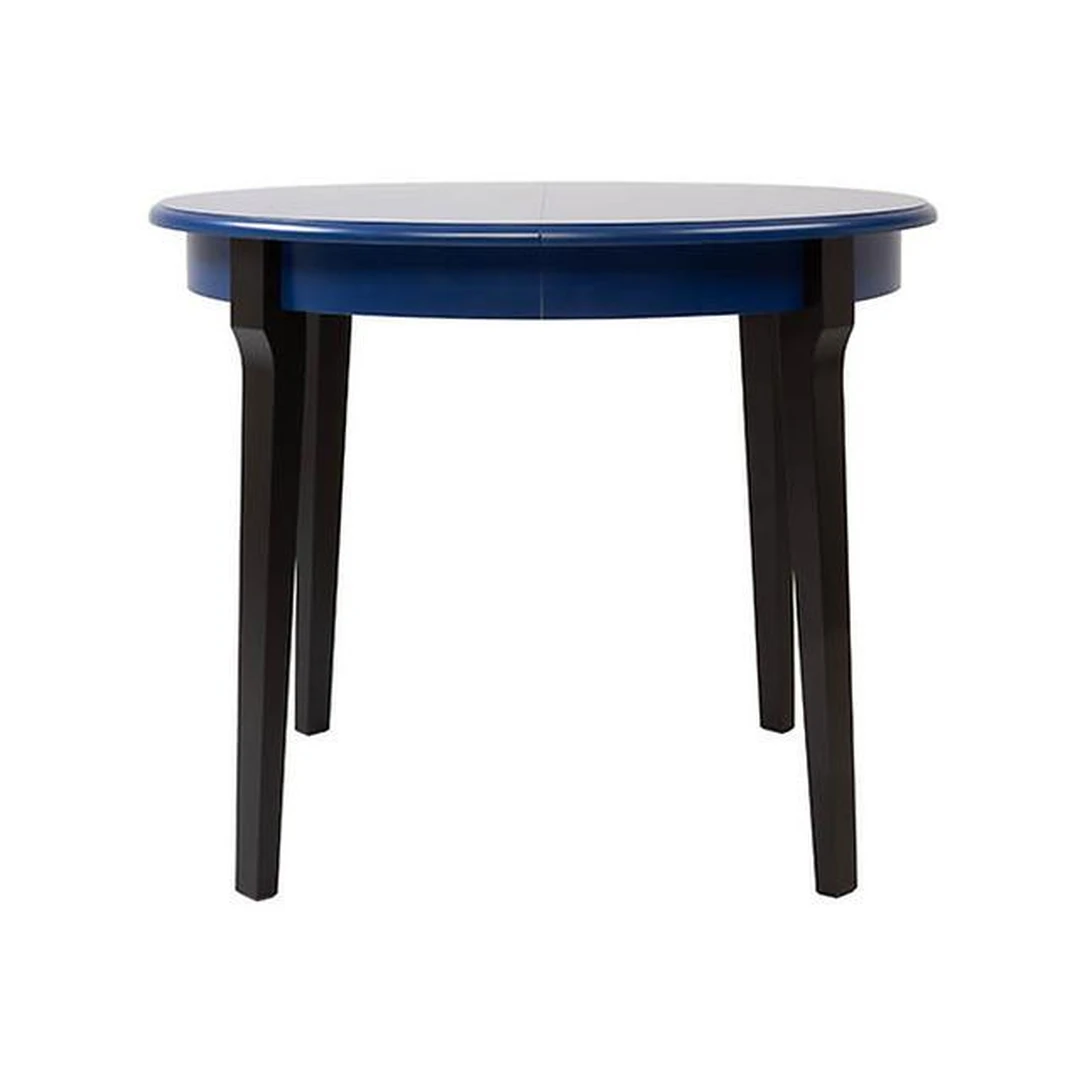 Šiuolaikiška minkšta sofa su funkcionaliu dizainu