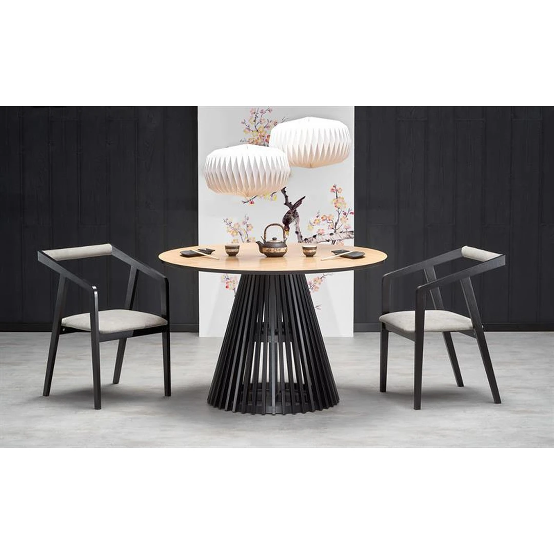 Stilingas apvalus stalas su natūraliu ąžuolu ir juodomis kojomis