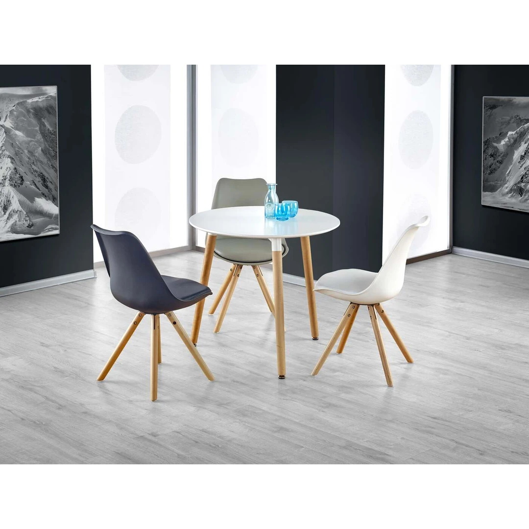 Šiuolaikiška spinta su lakuotu MDF ir buko masyvu