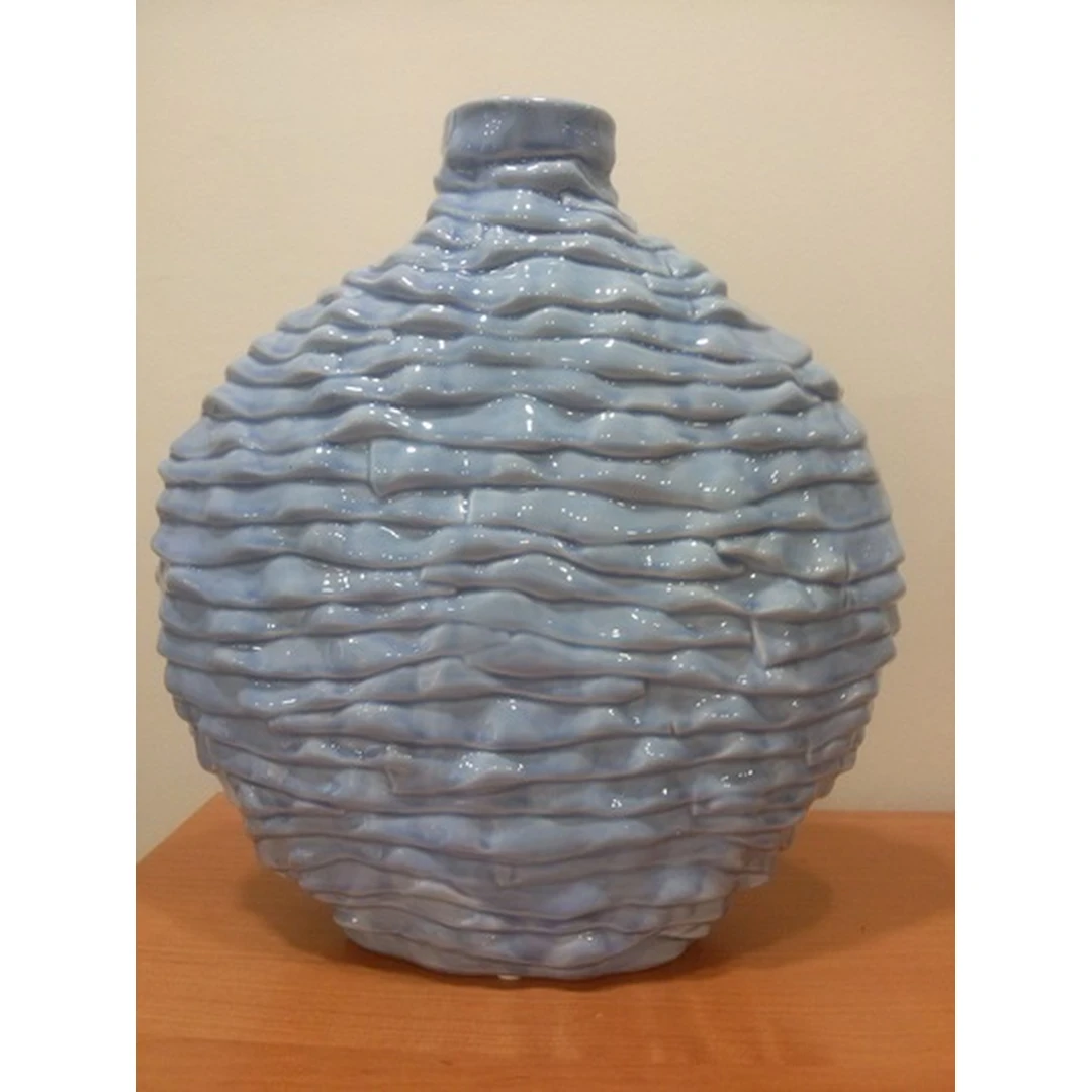 Šiuolaikiška 33.5 cm aukščio spinta