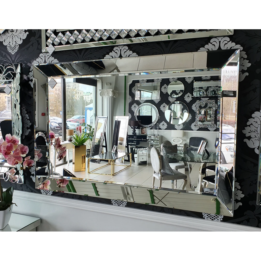 Įvairių dydžių veidrodžiai – puošia bet kurį kambarį