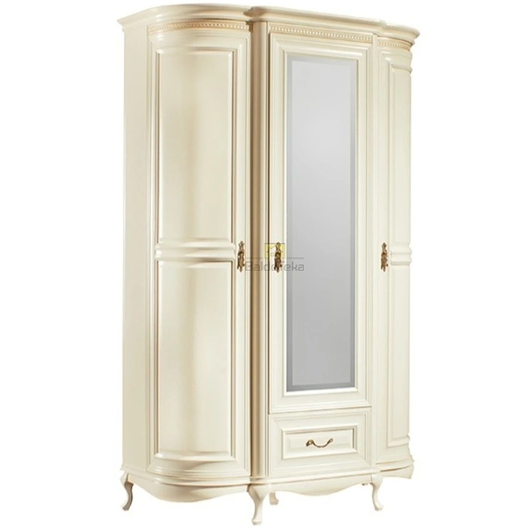 Stilinga spintelė iš natūralaus medžio su metalinėmis rankenėlėmis