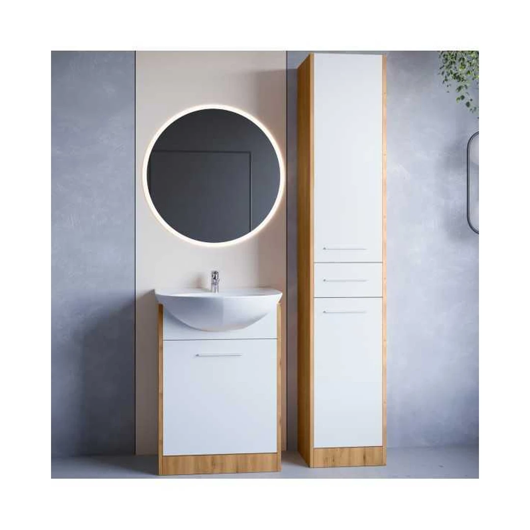 Moderni vonios baldų kolekcija – erdvūs spintos ir šiuolaikinis veidrodis