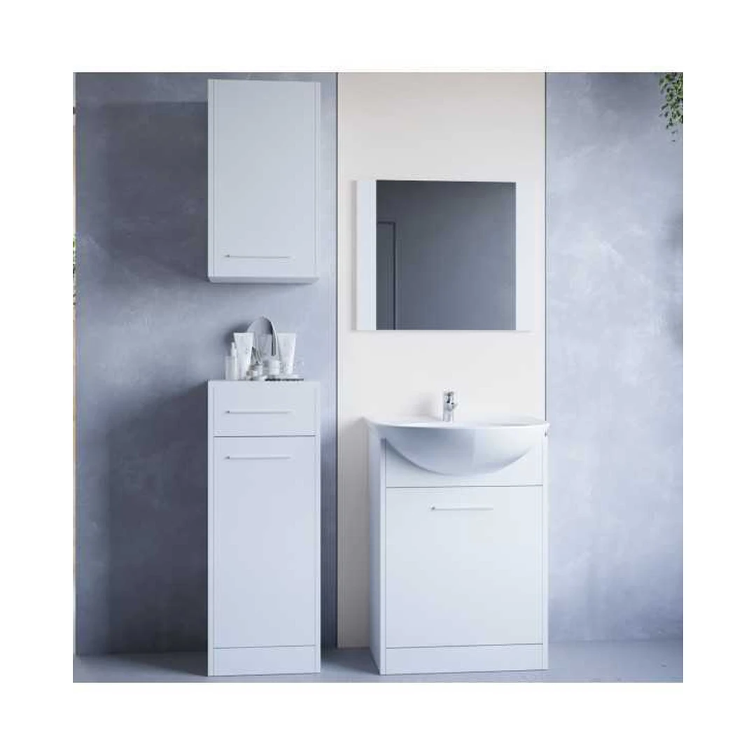 Šiuolaikiški vonios baldai komplekte su spintelėmis ir veidrodžiu