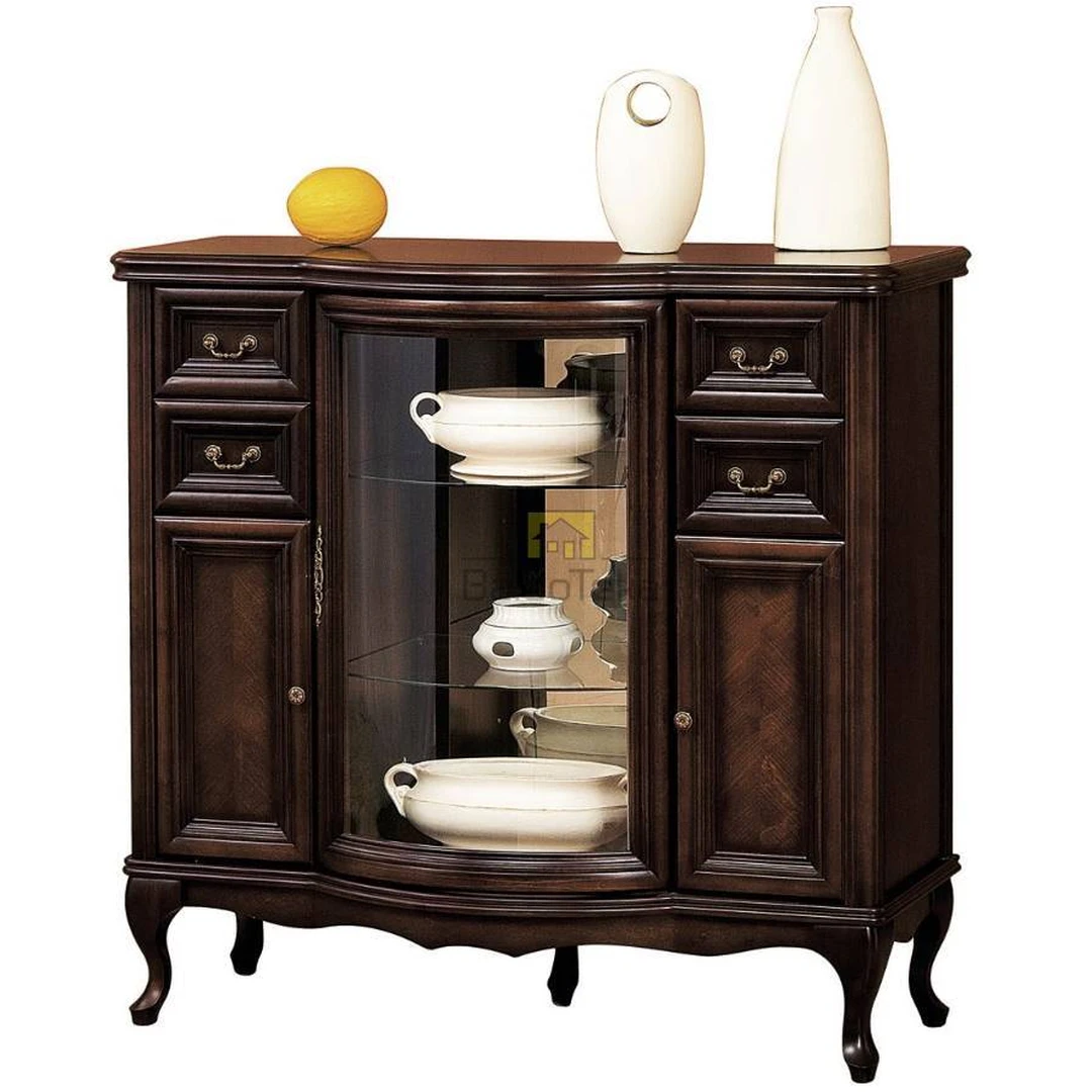 Moderni spintelė su tylaus uždarymo sistema