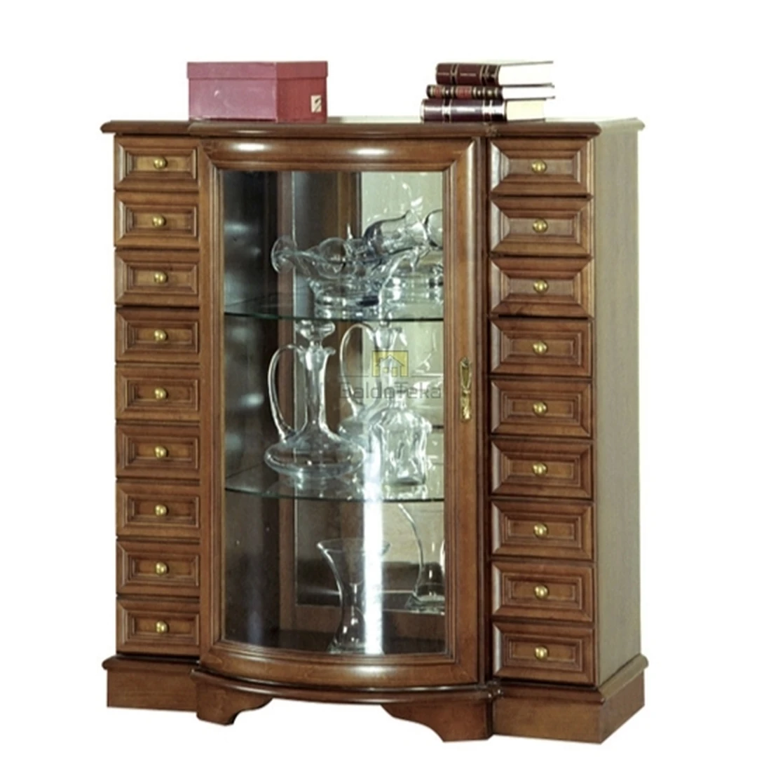 Šiuolaikiškas stalas su veidrodžiu ir metalinėmis rankenėlėmis