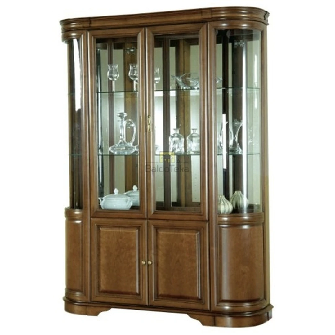 Šiuolaikiška spinta su veidrodžiu ir metalinėmis rankenėlėmis