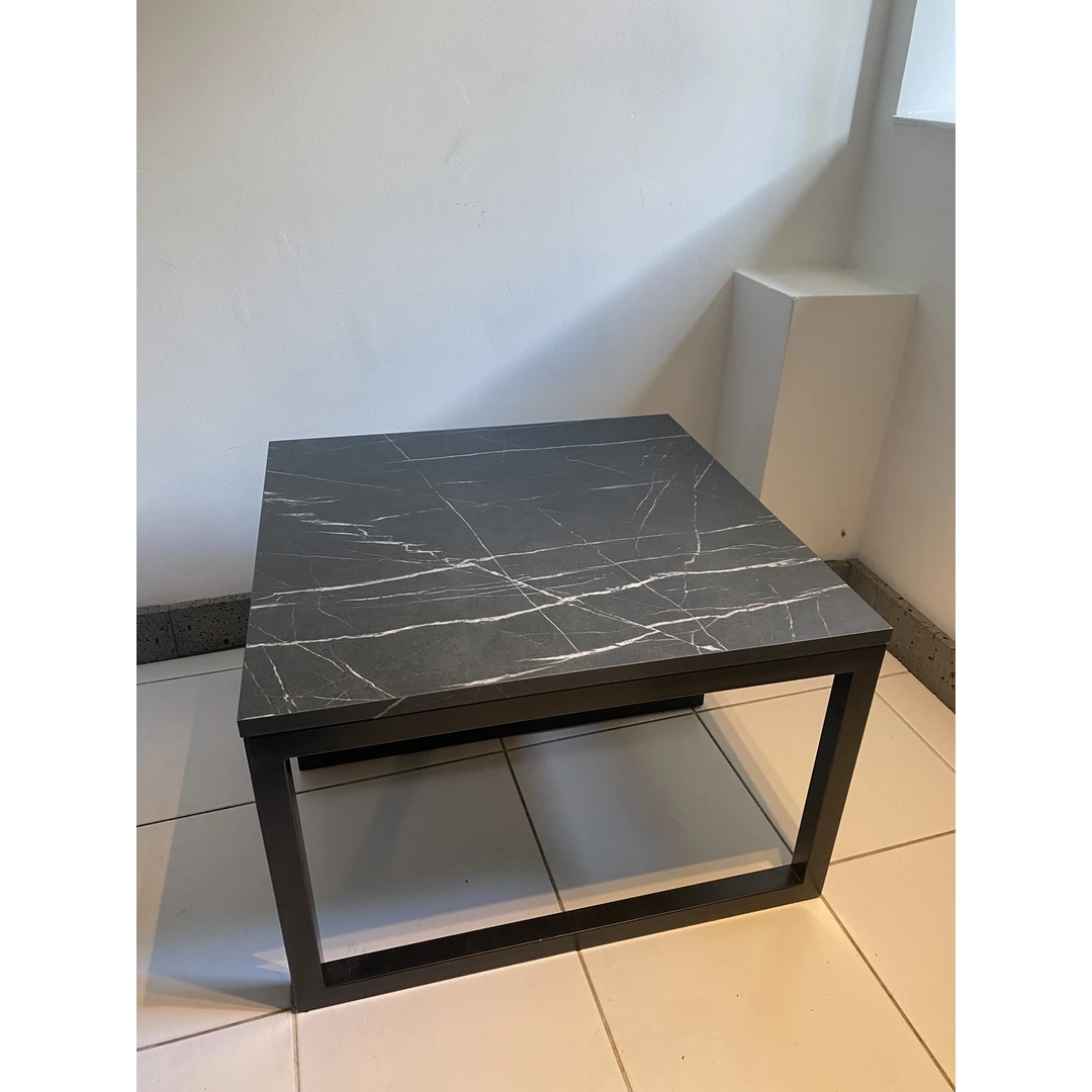 Staliukas su metaliniu rėmu, 39cm aukščio