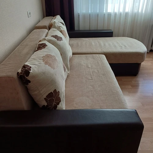 Ergonominė kampinė sofa