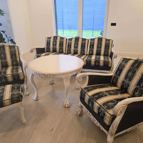 Chippendale sofos ir foteliai