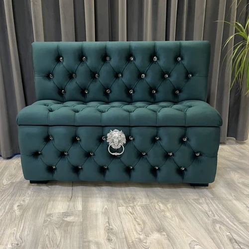 Chesterfield stiliaus minkštasuolis su atlošu ir daiktadėže – prabanga Jūsų namams