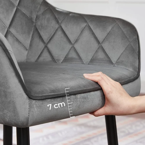 Tvirtos ir gražios kėdės su 62,5 x 60 x 85 cm dydžiu