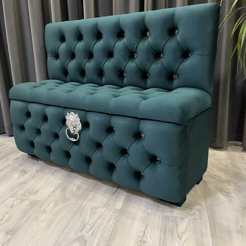 Minkštasuolis su atlošu ir daiktadėže pagal individualų užsakymą | Chesterfield