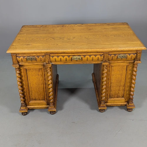 Vintažinis rašomasis stalas - Darbo stalai