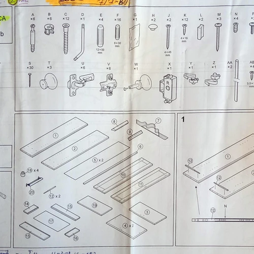 Praktiška ir stilinga medžio masyvo spinta prieškambiui