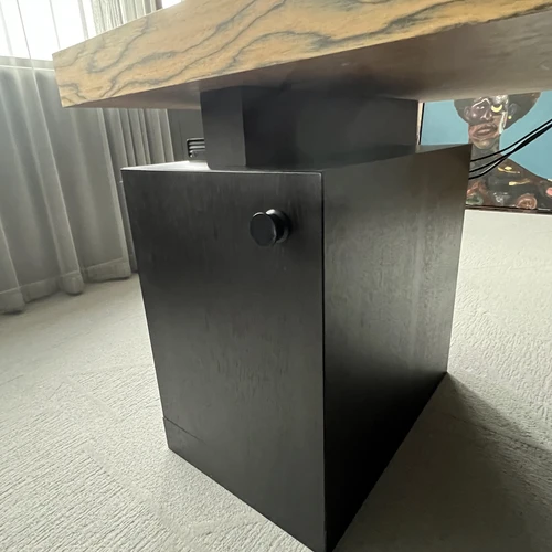 Puikios būklės stalas už 1500 €