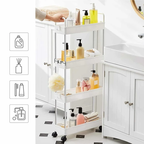 Elegantiška vonios lentyna su rankšluosčiais ir kosmetika