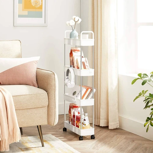 Lankstus vežimėlis šalia skalbimo mašinos