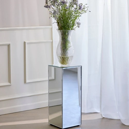 Veidrodinis stovas gelėms