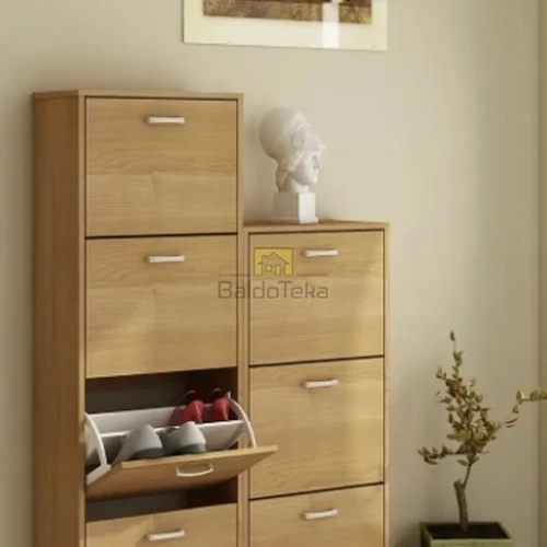 Moderni LMDP spinta auksinio ąžuolo atspalviu