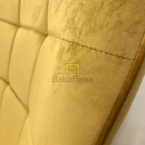 Fotelis su velvetiniu audiniu ir metaliniu karkasu