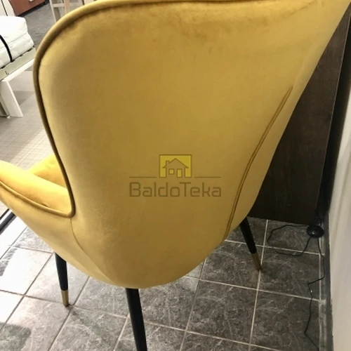 Stilingas fotelis su porankiu ir unikaliu dizainu