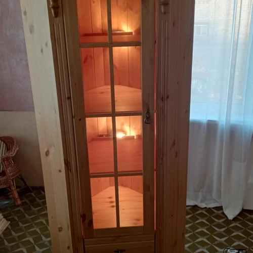 Elegantiška šešiakampė vitrina RANDERS