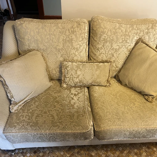 Baroko stiliaus dviviete sofa